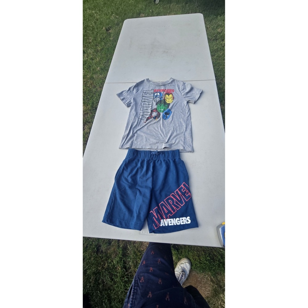 Marvel Avengers Kids 2-Piece Set Size Medium